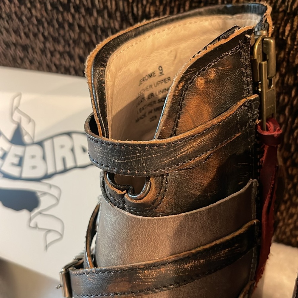 Freebird Jerome, Stone multi, size 9, EUC (runs narrow/small) - Picture 4 of 6